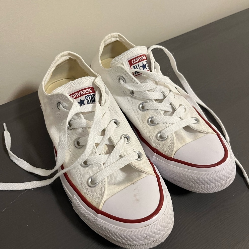 Converse - lightly worn good condition